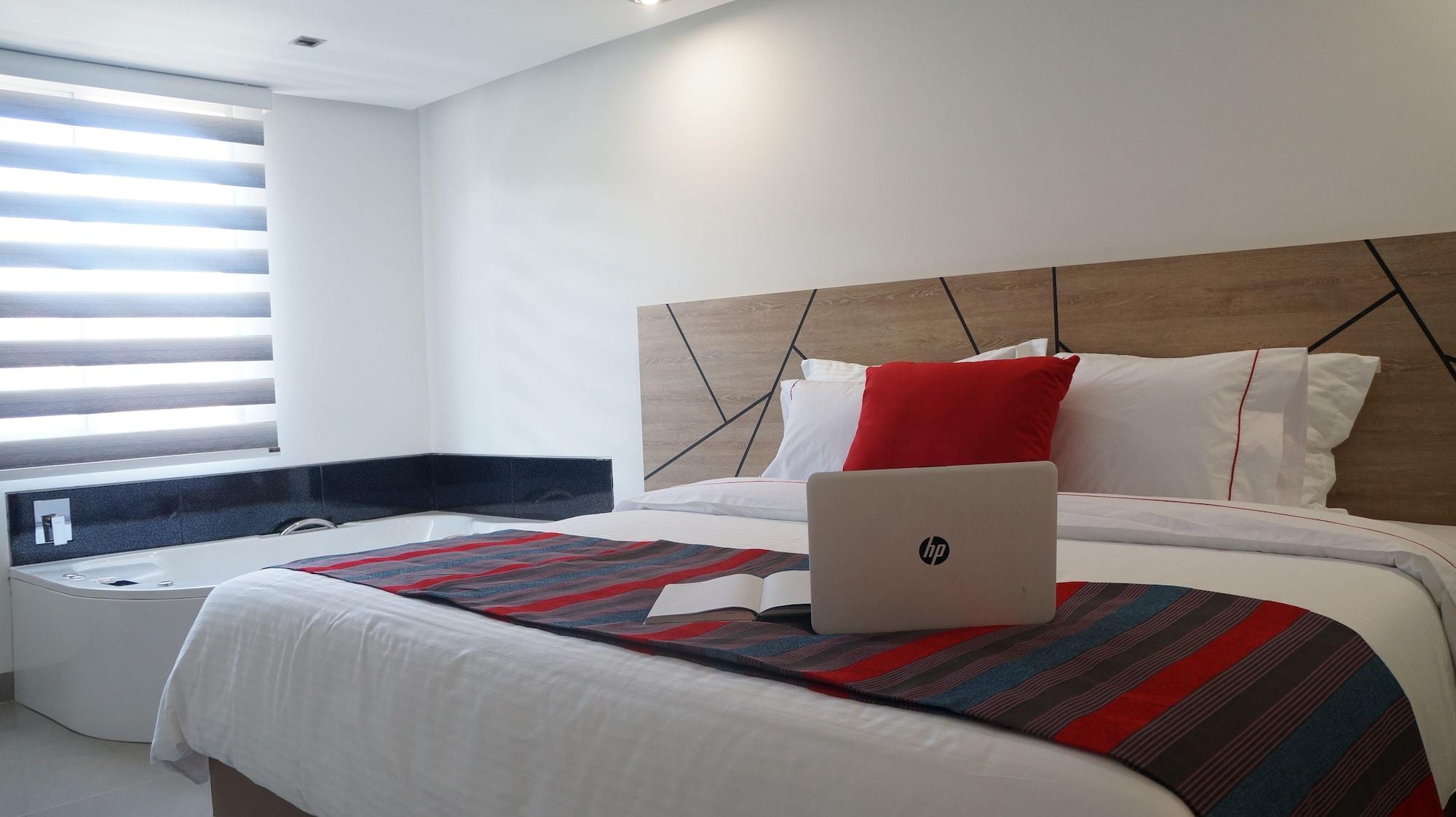 Obo Hotel Меделин Екстериор снимка