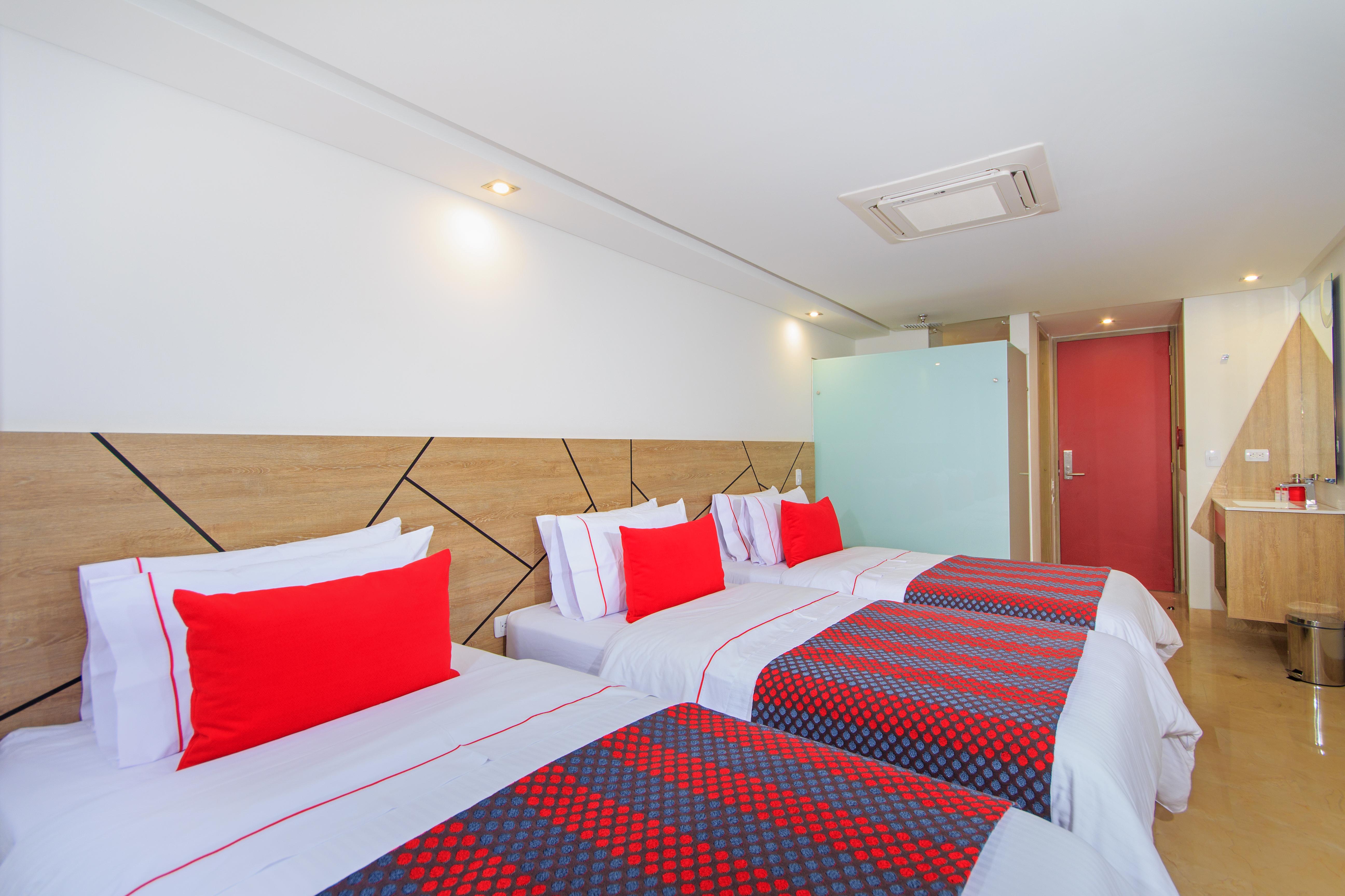 Obo Hotel Меделин Екстериор снимка
